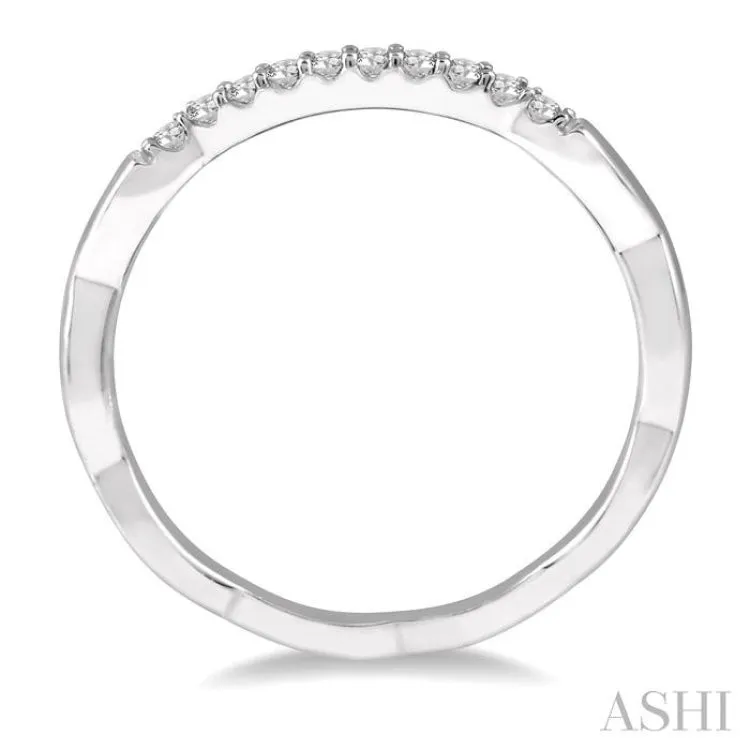 1/10 Ctw Lattice Round Cut Diamond Wedding Band in 14K White Gold