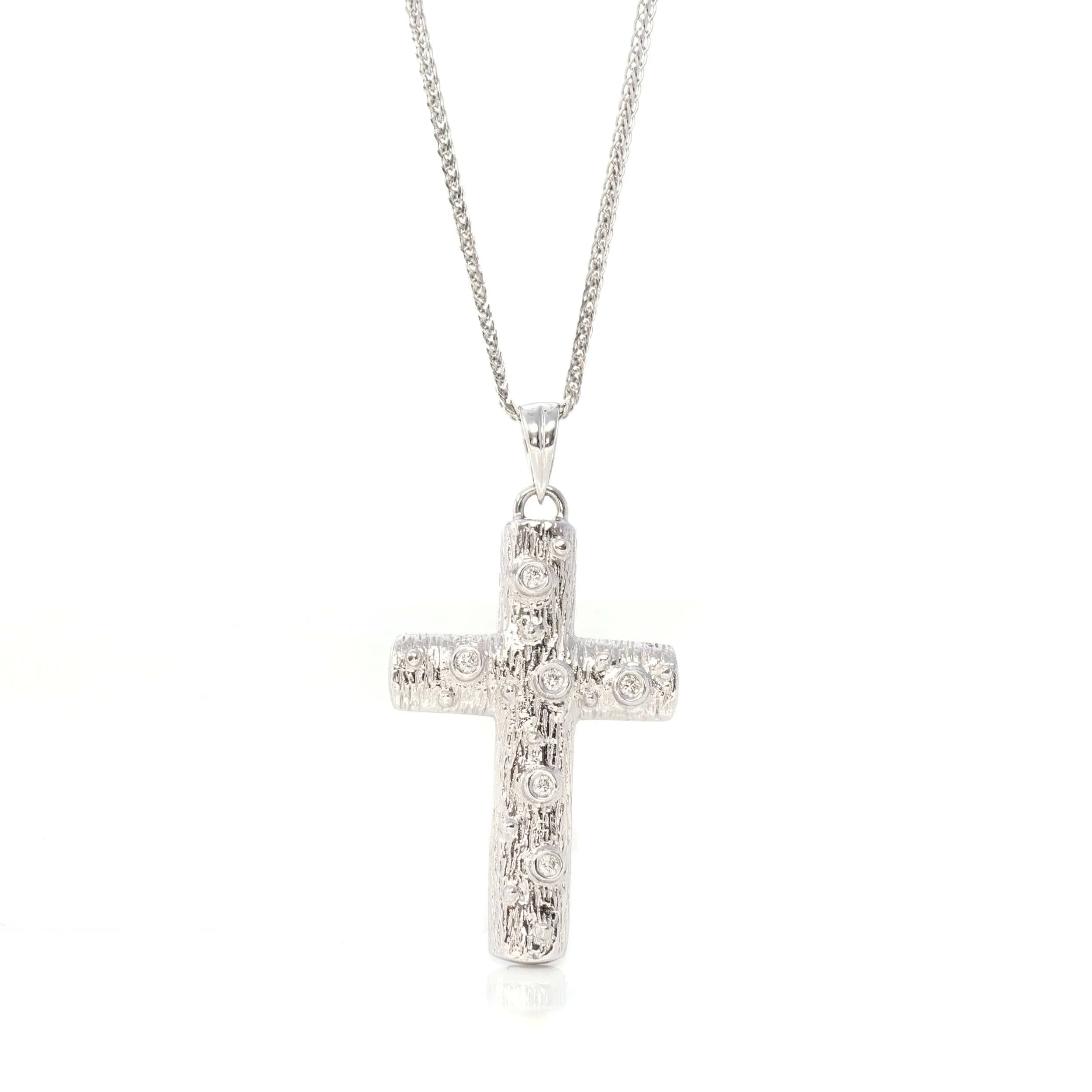 18K White Gold Cross Pendant Necklace With Diamond