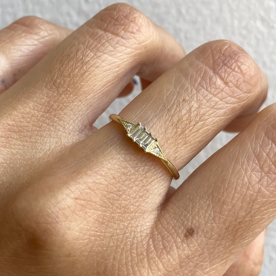 3 Baguette Mini Deco Point Ring