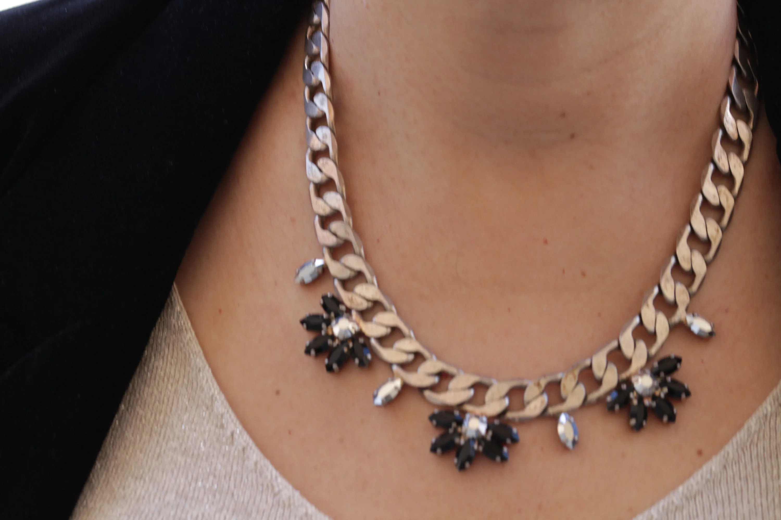 BLACK SILVER NECKLACE