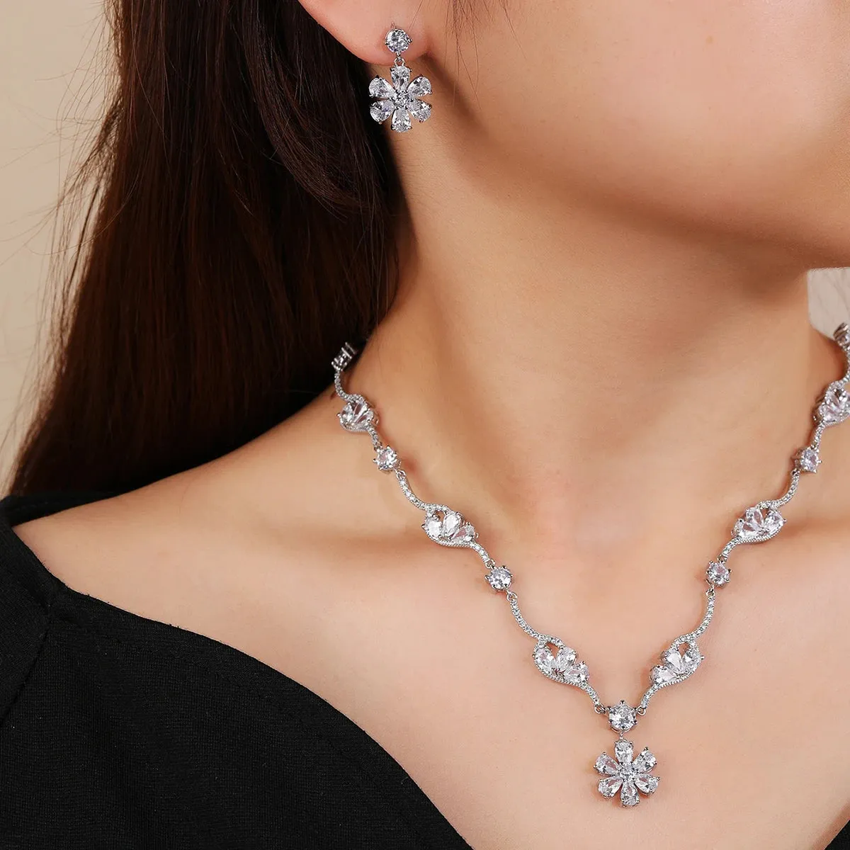 Bridal Jewelry Crystal Cubic Zirconia Flower Necklace and Earring Set, Suitable For Wedding Dinner, Girlfriend Gift, CN10417