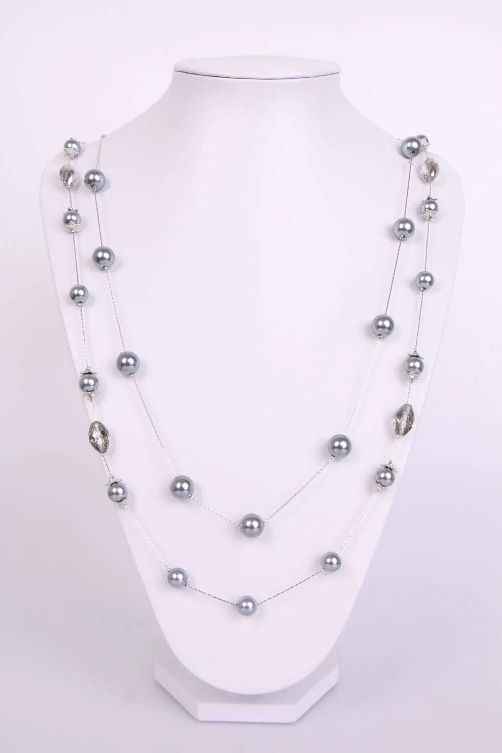 Pearl Necklace with oval Jewel in Gold and silver chain